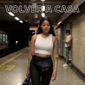 收聽Sirena Miler的Volver a Casa歌詞歌曲