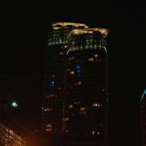 收聽Menace的Nights歌詞歌曲