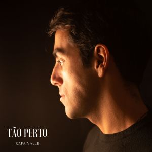 Listen to Tão perto song with lyrics from Rafa Valle