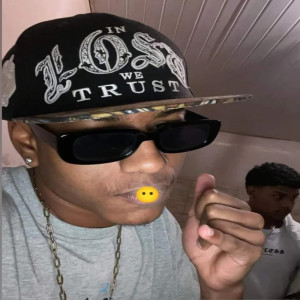 Listen to Ela agachou (Explicit) song with lyrics from MC Fahah