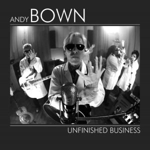 收聽Andy Bown的Dancing in the Rain歌詞歌曲