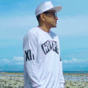 Dengarkan Nona Manis lagu dari Agus Sapia dengan lirik