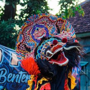 Dengarkan Sabdo Manggolo Kidung Wahyu Kolosobo lagu dari Seni jaranan dengan lirik
