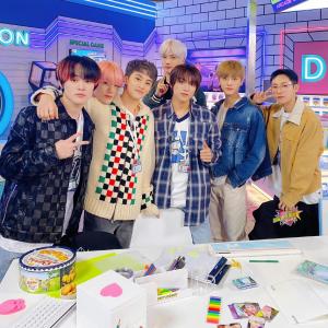 ดาวน์โหลดและฟังเพลง 玩具车 (drive) พร้อมเนื้อเพลงจาก 碳儿_bts