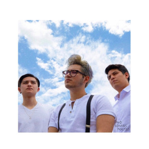 Listen to Grito a Pulmón song with lyrics from No somos poetas