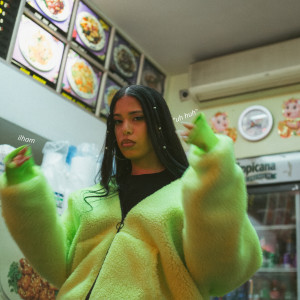 ดาวน์โหลดและฟังเพลง uh huh (Explicit) พร้อมเนื้อเพลงจาก Ilham