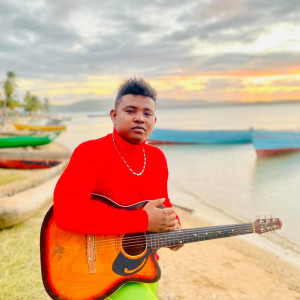 Listen to Fiainagna Avahizo song with lyrics from Amc Junior