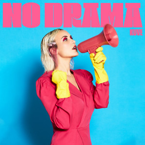 Dengarkan Fluye lagu dari Kuve dengan lirik