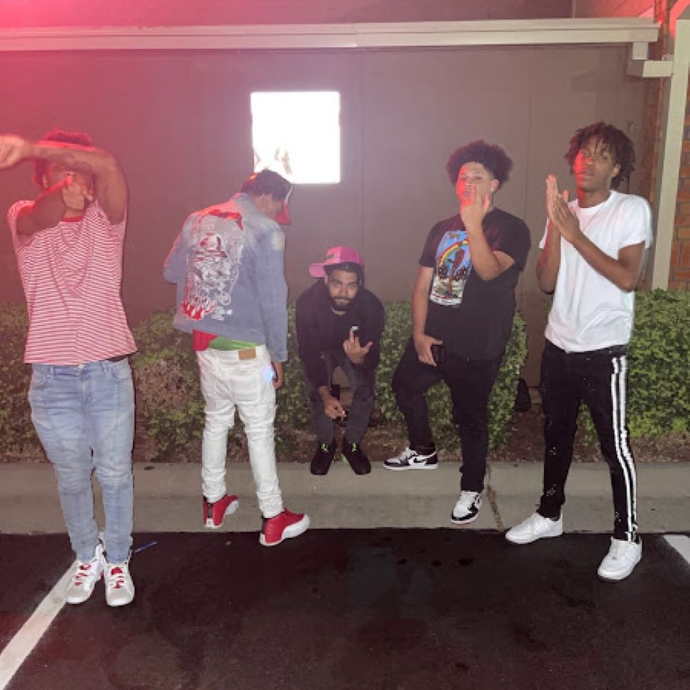 Pockets Full (feat. Louwop, Rotb.Shaun & Rotb.Ty) (Explicit)