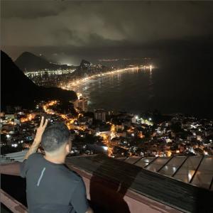 ดาวน์โหลดและฟังเพลง Vou voltar curtir o baile no morro do Vidigal พร้อมเนื้อเพลงจาก Dj Lc da Roça