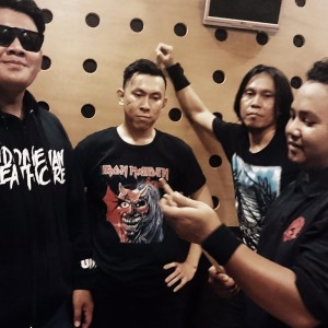 Dengarkan lagu If You Love Me nyanyian Wild Fire dengan lirik