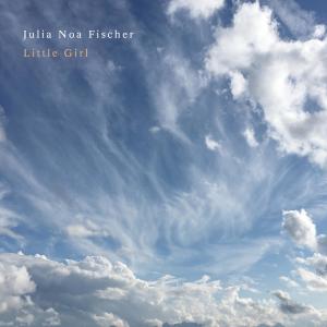 ดาวน์โหลดและฟังเพลง Little Girl พร้อมเนื้อเพลงจาก Julia Noa Fischer
