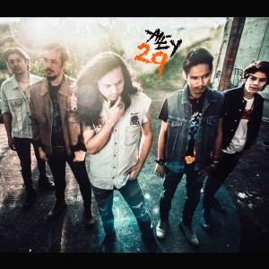 ดาวน์โหลดและฟังเพลง หลอกตัวเองไม่ได้ว่าไม่คิดถึง พร้อมเนื้อเพลงจาก 29Alley