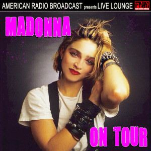 Dengarkan lagu Holiday (Live) nyanyian Madonna dengan lirik