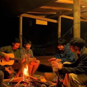 Listen to ดวงใจพี่ song with lyrics from RACHEN