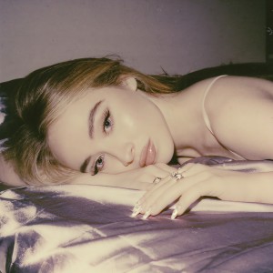 收聽Sabrina Carpenter的Honeymoon Fades歌詞歌曲