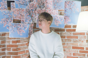 ดาวน์โหลดและฟังเพลง middle of spring พร้อมเนื้อเพลงจาก Hong Dae Kwang