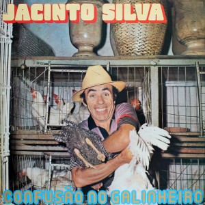 Dengarkan lagu Meu Caráter É Duro nyanyian Jacinto Silva dengan lirik