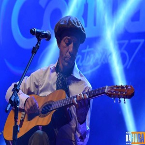 ดาวน์โหลดและฟังเพลง Foi Num Domingo พร้อมเนื้อเพลงจาก Robson Garcia