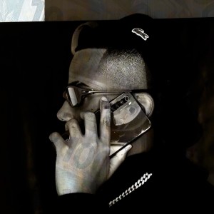 Listen to Celebridade (Explicit) song with lyrics from Midog