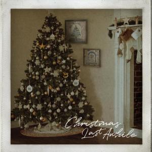 ดาวน์โหลดและฟังเพลง Christmas Last Awhile (Instrumental) พร้อมเนื้อเพลงจาก KATIE