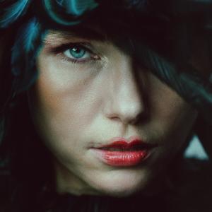 Dengarkan Pale blue eyes lagu dari FANALI dengan lirik