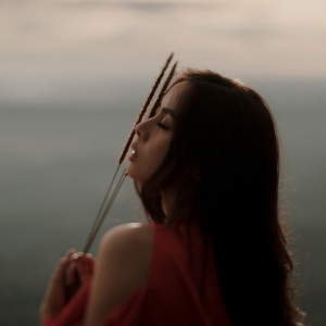 收听Joice的Menguras Hati歌词歌曲