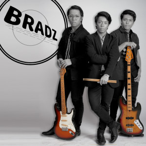 收聽Bradz的Pag-ibig歌詞歌曲
