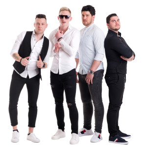 Listen to Cappuccino song with lyrics from Zvita Feltna