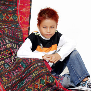 Listen to Katakan Mama song with lyrics from Elton Panggabean