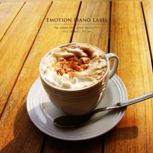 Dengarkan Sitting in a cafe window lagu dari 유하은 dengan lirik