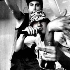 Listen to Tomo y Obligo (feat. Chileno & Suer) song with lyrics from Kamuzeta