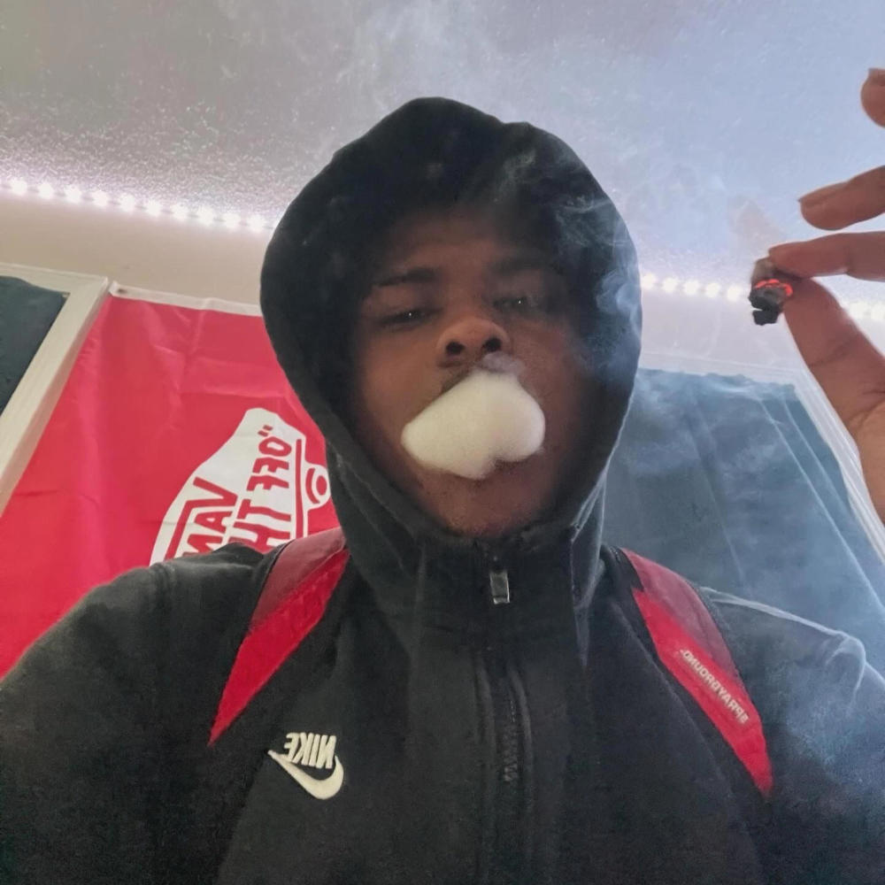 YmoShinin (feat. TaeFed & Big Nia) (Explicit)
