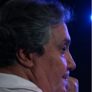 ดาวน์โหลดและฟังเพลง Nós Dois พร้อมเนื้อเพลงจาก Zé Luiz Mazziotti