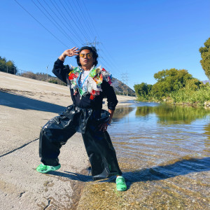 Dengarkan Im Trash lagu dari Guava Juice dengan lirik