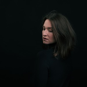 ดาวน์โหลดและฟังเพลง Slunce přestává hřát พร้อมเนื้อเพลงจาก Adéla Michálková