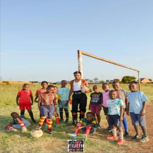 收聽Ngilosi的Bottle Up (feat. TEHtection) (Explicit)歌詞歌曲