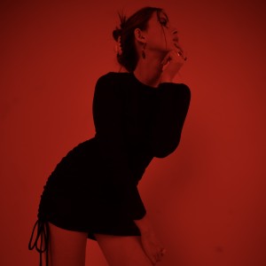 Listen to Без тормозов (Acoustic Live|Explicit) song with lyrics from Elvira T