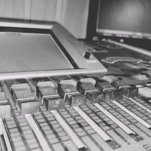 ดาวน์โหลดและฟังเพลง Sunset Vibes พร้อมเนื้อเพลงจาก Mos beatz