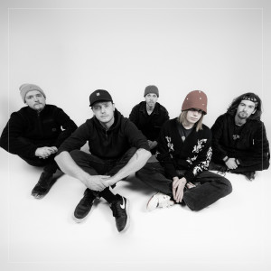 Listen to Manā Ciematā song with lyrics from Loud Silence