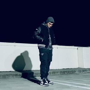 收聽MOHAJER的Ostooreh (Explicit)歌詞歌曲