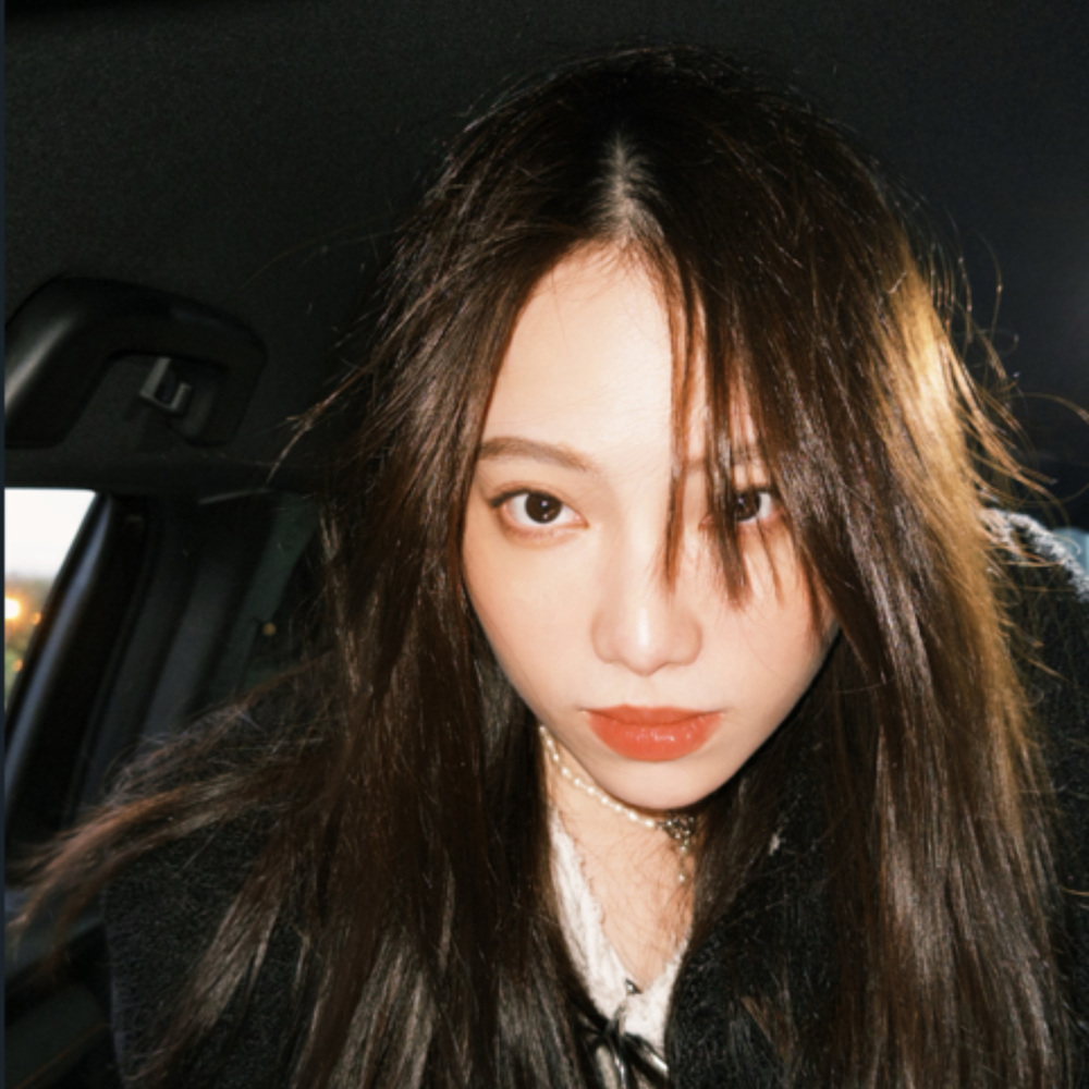 杨采菲 Bella.Y