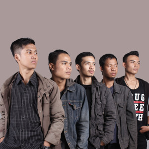 ดาวน์โหลดและฟังเพลง Bahtera พร้อมเนื้อเพลงจาก AILWAN