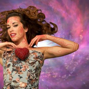 收聽Tamela Hedstrom的Sabor a miel (feat. Malachi Rivers)歌詞歌曲