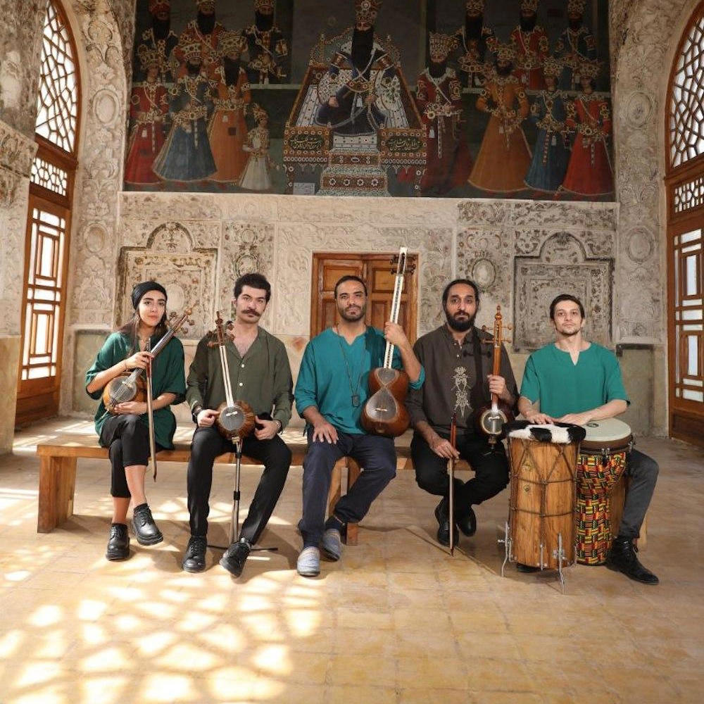 Iranian Tar-113 (Soleymanie Palace)