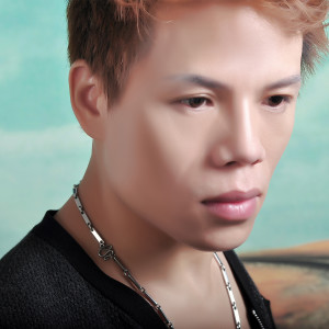 Listen to 伤了我自己 song with lyrics from 韩冰【江西】