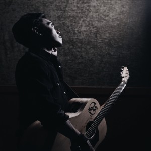 Dengarkan lagu Cahaya nyanyian Nissan Fortz dengan lirik