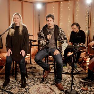 收聽BAHA'I INSPIRED的Sparks (feat. Navid Freedom) (HIP HOP SESSIONS)歌詞歌曲