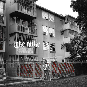 收聽Myke Towers的JUGADOR FRANQUICIA (Explicit)歌詞歌曲