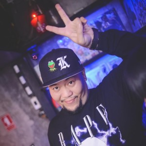 Dengarkan RIMTALHING (Explicit) lagu dari TVKRIT dengan lirik